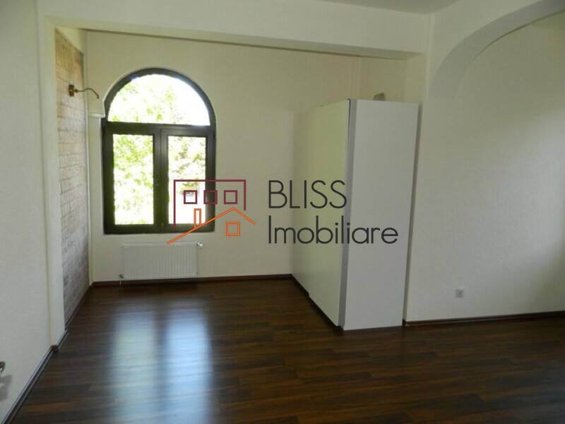 Vila Cu 7 Camere | Bliss Imobiliare / Photo 14 - BLISS Imobiliare